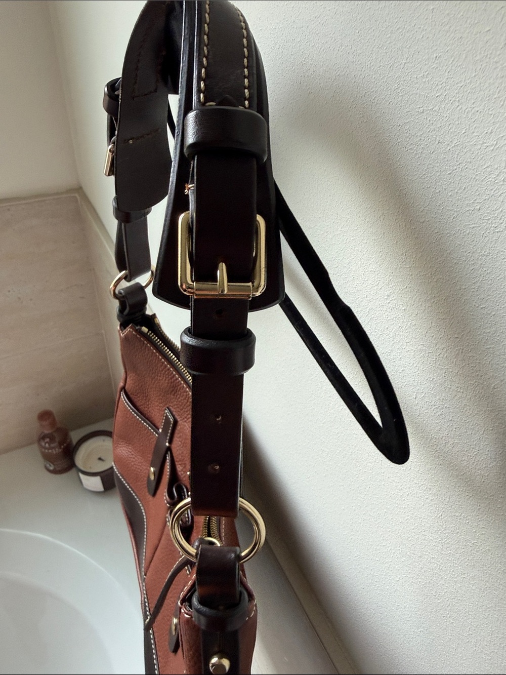 Dooney & Bourke Vintage Brown and Black Pebbled Leather Shoulder Bag - Picture 4 of 9